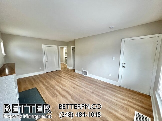 Building Photo - Spacious 3-Bedroom with Finishes You'll Love!