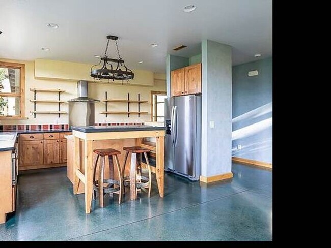 Foto del edificio - 4 Bedroom 3 Ba  Rare beauty and the essence of Bozeman