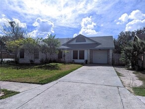 Building Photo - 1002 E Stonegate Dr