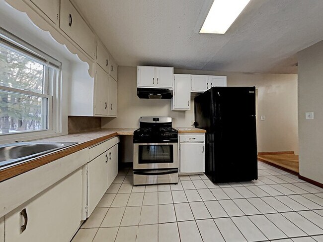 Foto del edificio - 14220 Crosstown Blvd NW