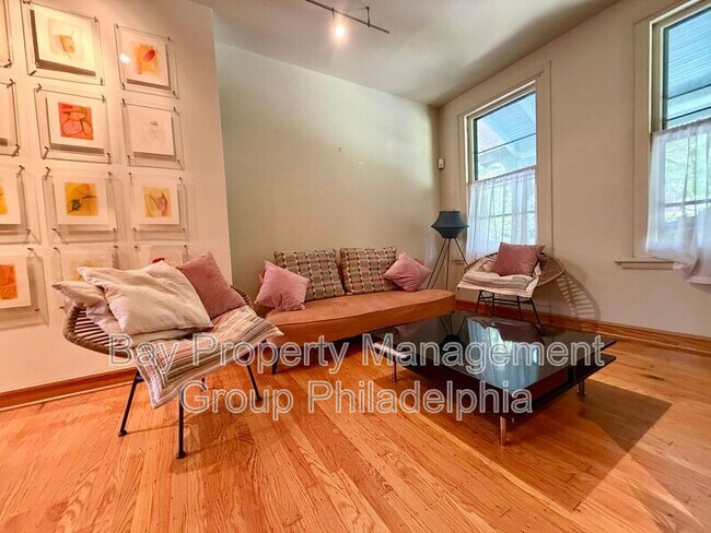 Building Photo - 4518 Regent St