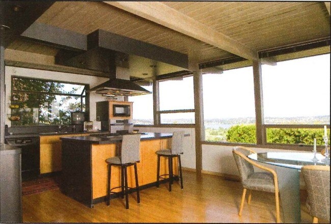 Foto del edificio - 7017 56th Ave NE