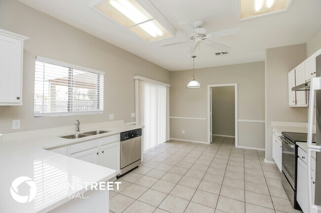 Foto del edificio - 16002 W Madison St