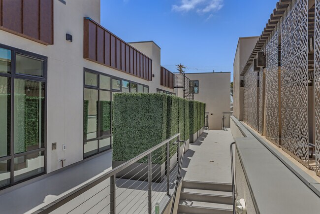 Foto del edificio - 7846 Herschel Ave