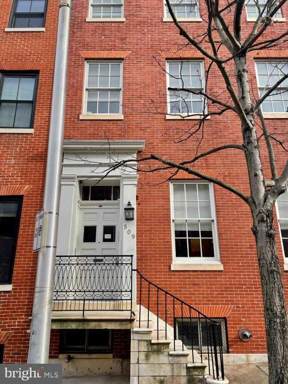 Building Photo - 509 Cathedral St