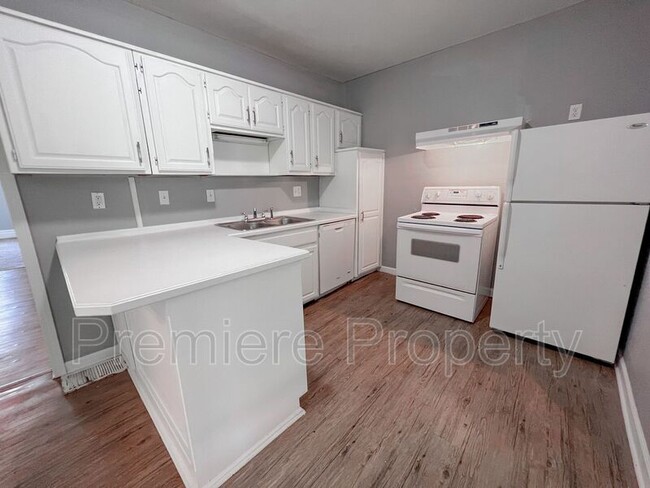 Building Photo - 1514 S Appleton Ave