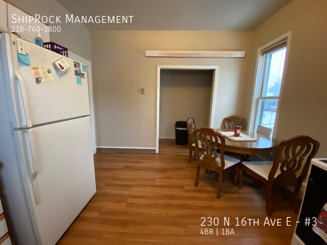 Foto del edificio - 230 N 16th Ave E