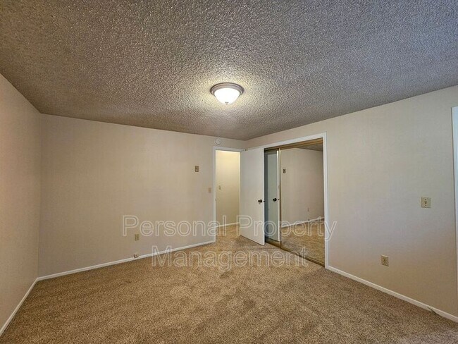 Building Photo - 3506 NE 56th St