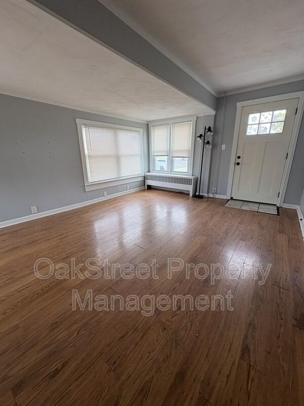 Foto del edificio - 455 Crown Point Rd
