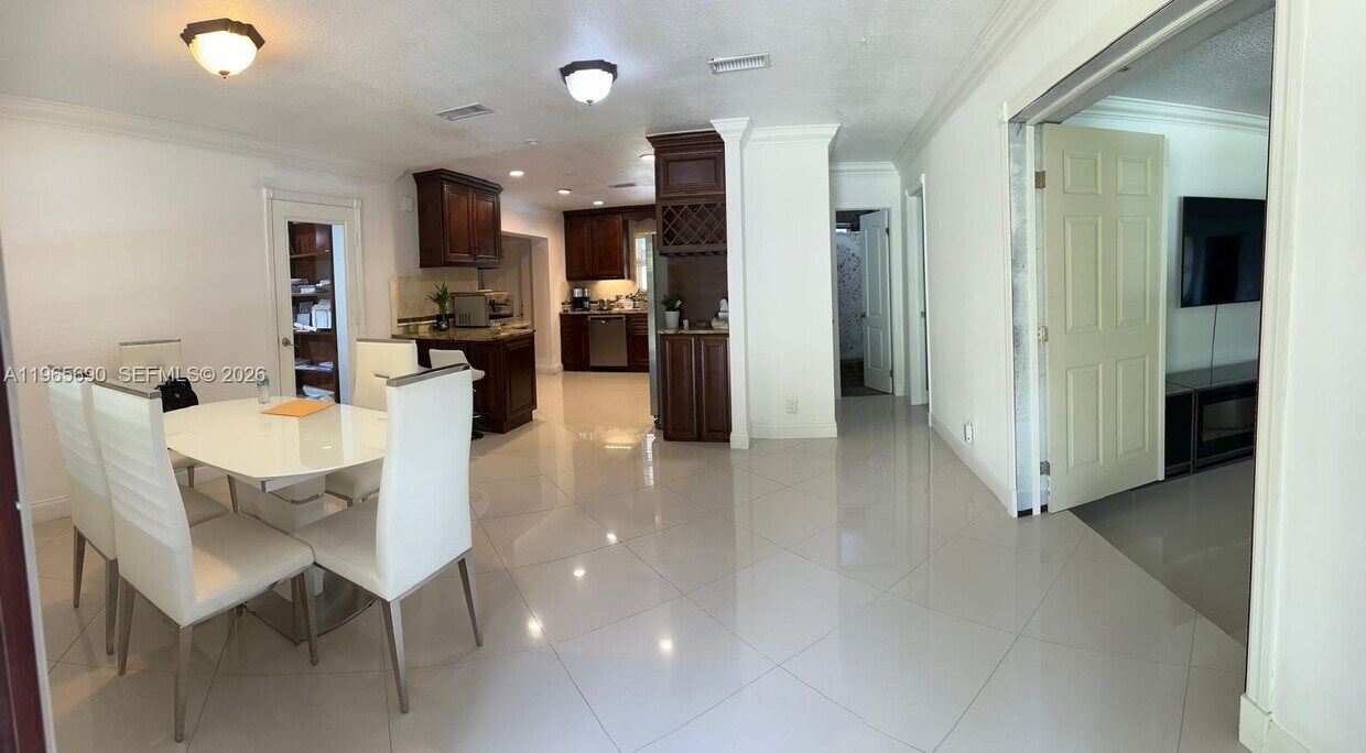 Foto del edificio - 951 SW 121st Ave