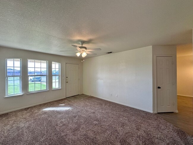 Building Photo - 2602 Seabiscuit Dr