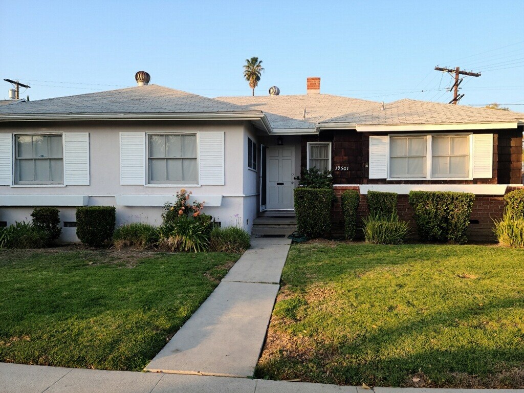 Front of house - 19501 Friar St