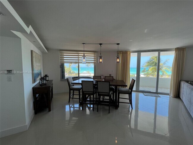 Foto del edificio - 5161 Collins Ave