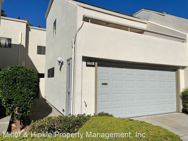 Building Photo - 4 br, 2.5 bath House - 1751 Deer Creek Ct