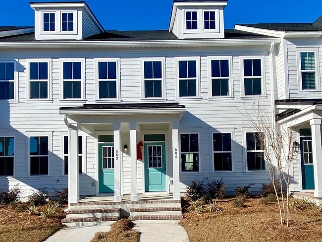 Building Photo - 604 Southview Ln