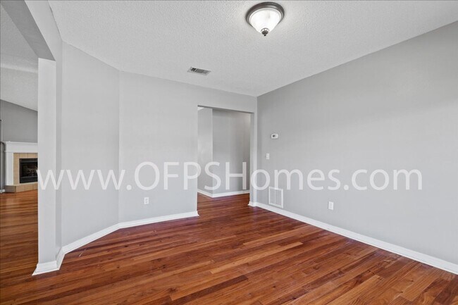 Foto del edificio - 4 Bedroom Home in Antioch Estates