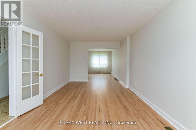 Photo du bâtiment - 83 East Dr