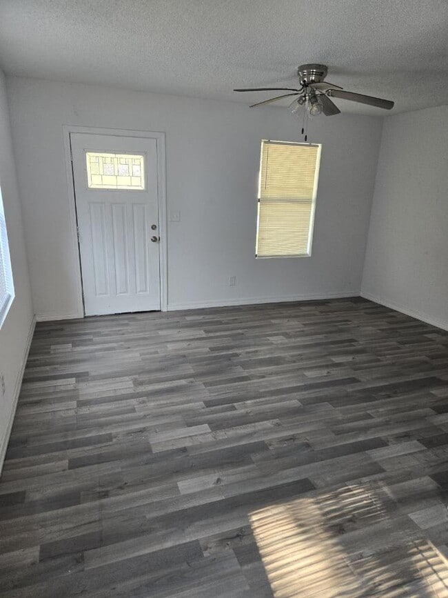 Living room - 940 Mackinaw St
