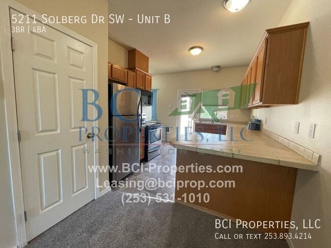 Building Photo - Must See Townhome! 3 Bed 3.5 Bath In Lakew...