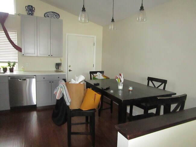 Dining Room - 986 S Alkire St