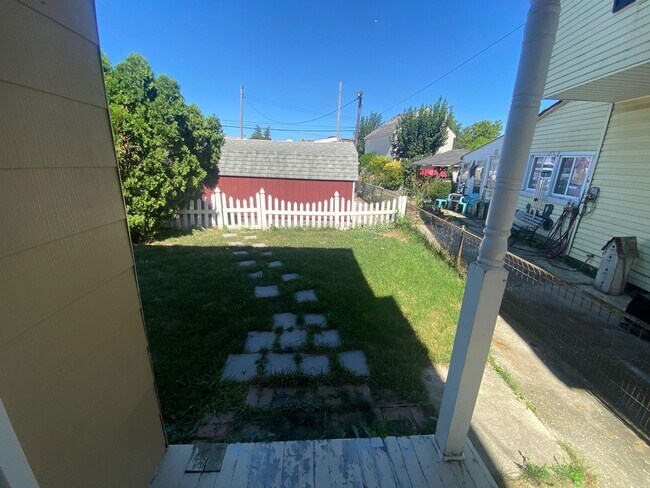 Building Photo - 3 Bedrooms, 1 Bath Home - Hanover School D...