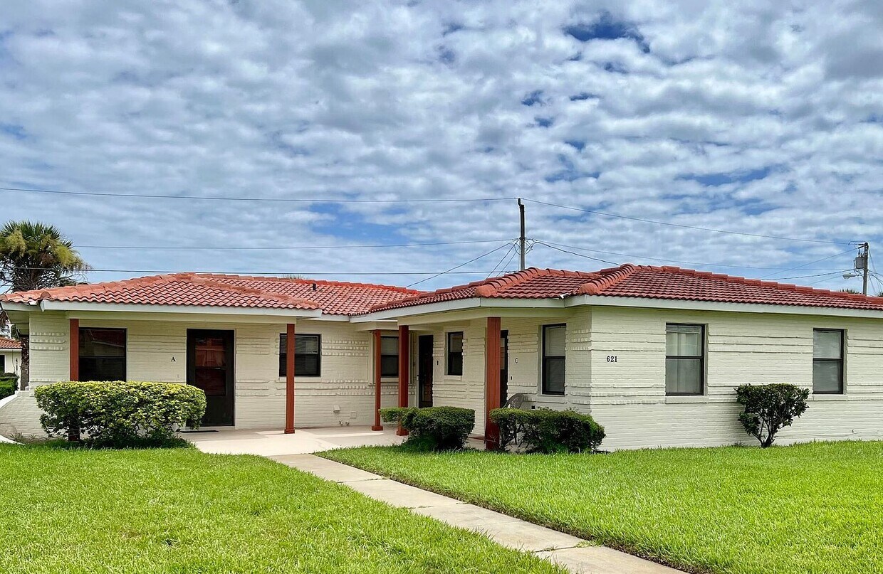 Foto principal - 613 Robin Rd