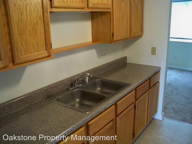 Building Photo - 9470 Tracey Lynne Cir