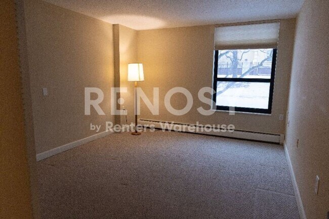 Building Photo - Available Now Spacious 1 bedroom 1 bath lower level Condo in Richfield -- 55+