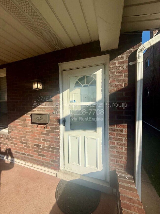 Foto del edificio - 2718 Hampton Ave