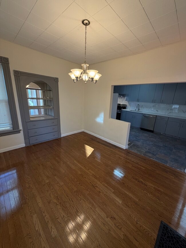 Building Photo - 123 High St