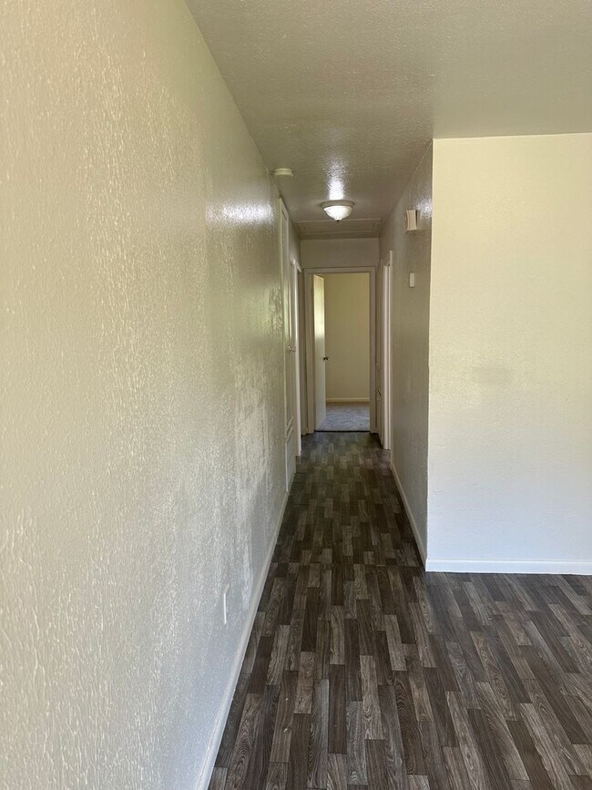 Foto del edificio - 1427 Cynthia Ln