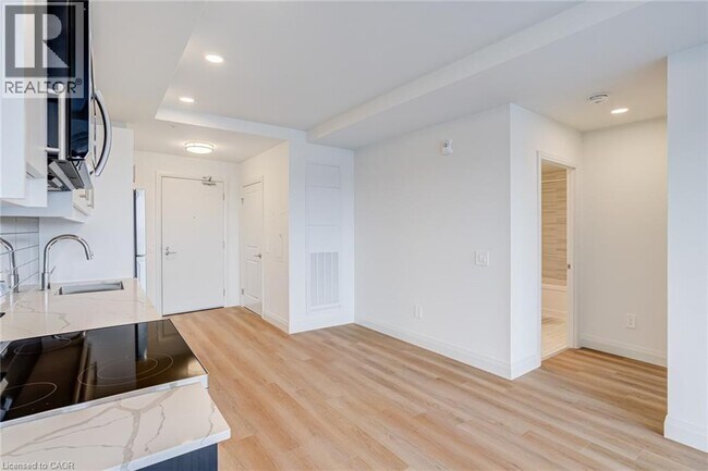 Building Photo - 1333 Weber St E