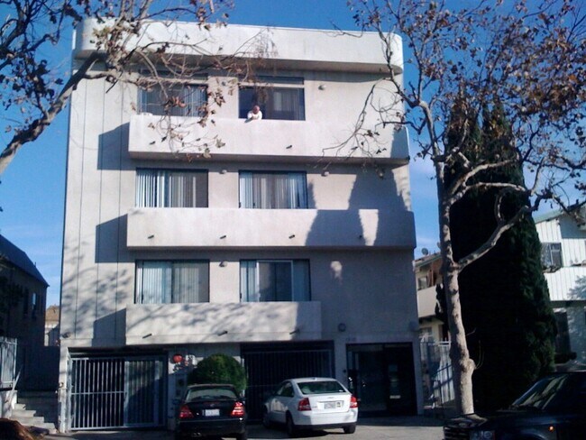 Building Photo - 1510 S Sherbourne Dr