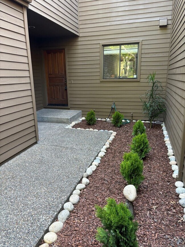 Foto del edificio - Northeast Santa Rosa 3 bedroom 3 bathroom ...