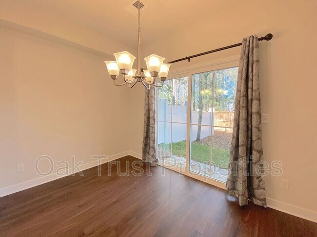 Building Photo - 401 Grand Palm Ln