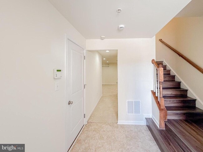 Building Photo - 3227 Clear Spring Dr
