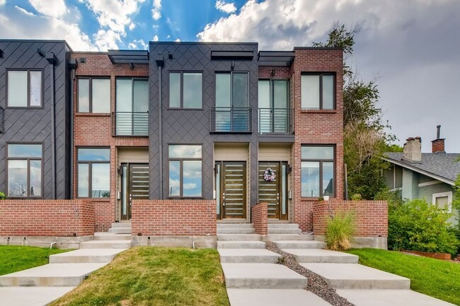 High Street Townhomes 3 bedroom unit with ... - High Street Townhomes 3 bedroom unit with ...