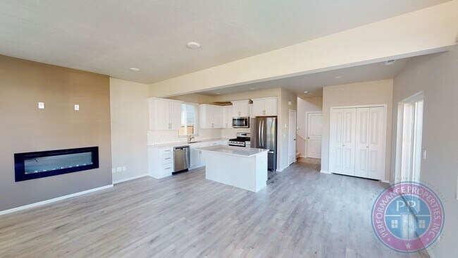 Foto del edificio - New Construction, Stylish Floorplan & Amen...