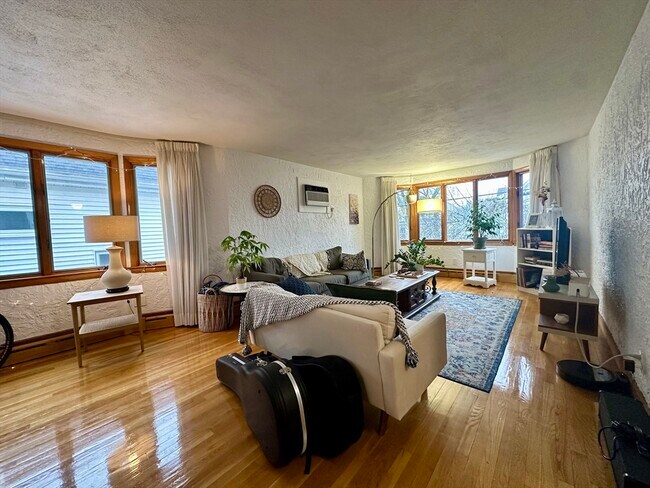 Foto del edificio - 157 Willow Ave