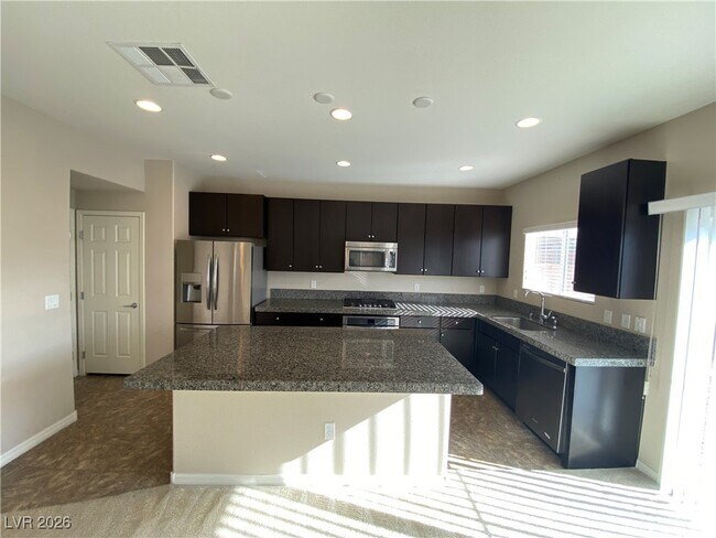 Foto del edificio - 8033 Ancient Oaks Ave