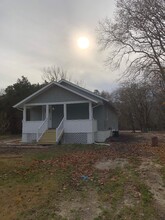 Building Photo - 906 Duerer St