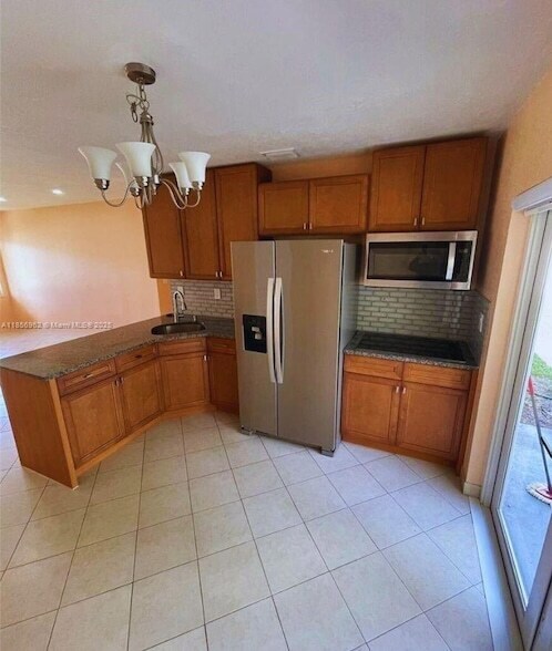 Foto del edificio - 5352 Rose Marie Ave S