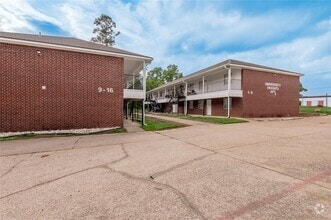 Building Photo - 600 Palm St