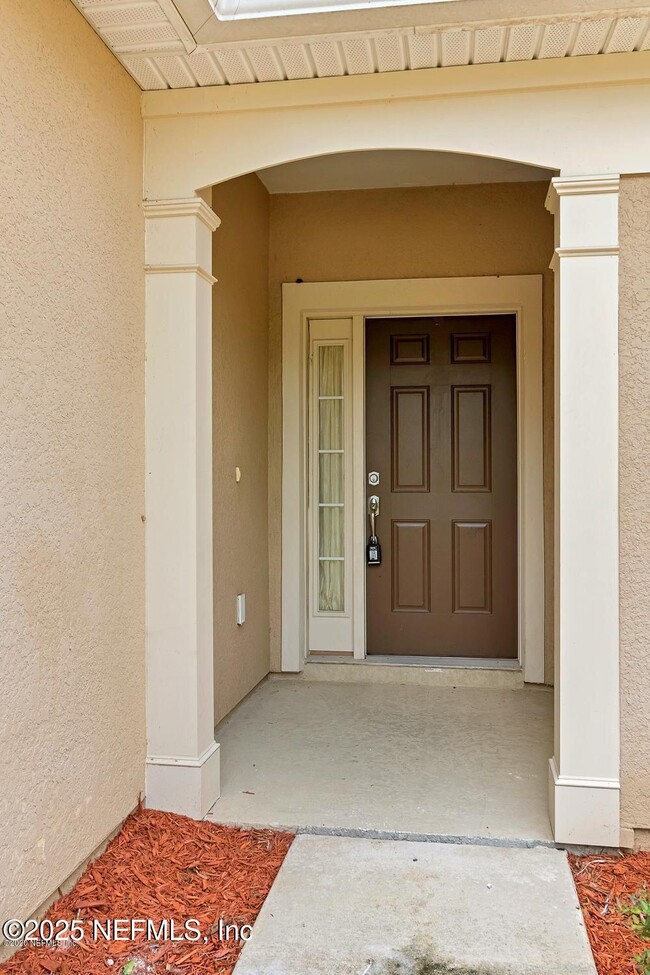 Building Photo - 6920 Roundleaf Dr