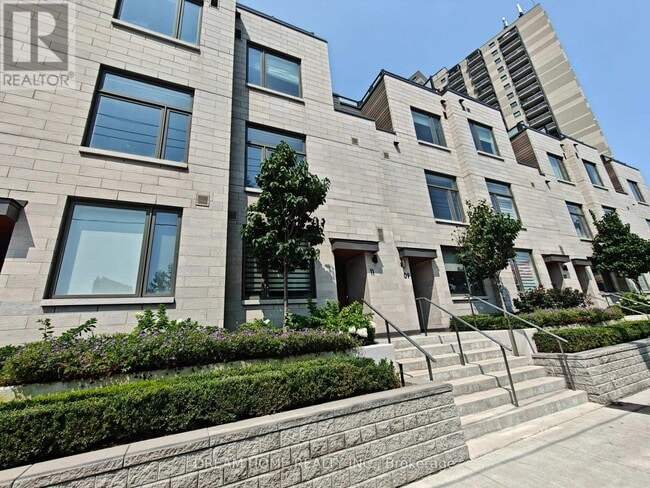 Building Photo - 270 Davenport Rd