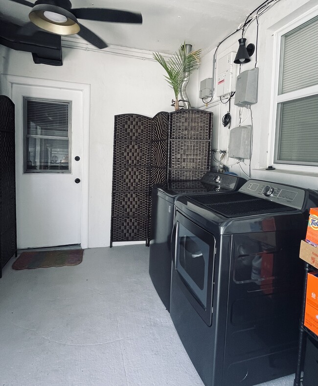 Laundry - 1019 Commodore St