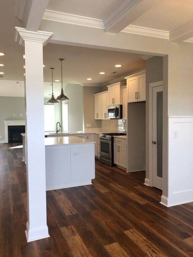 Building Photo - Tarin Woods /  4 Bed, 3.5 Baths