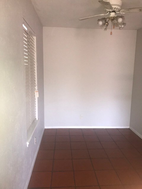 Building Photo - 1414 W Santa Gertrudis St