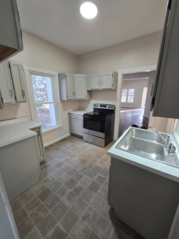 Building Photo - 307 S Little St