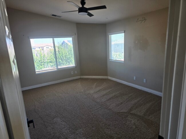 Building Photo - 11676 Azalia Dr